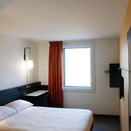 Ibis Budget Annecy Sud-Poisy Exteriör bild